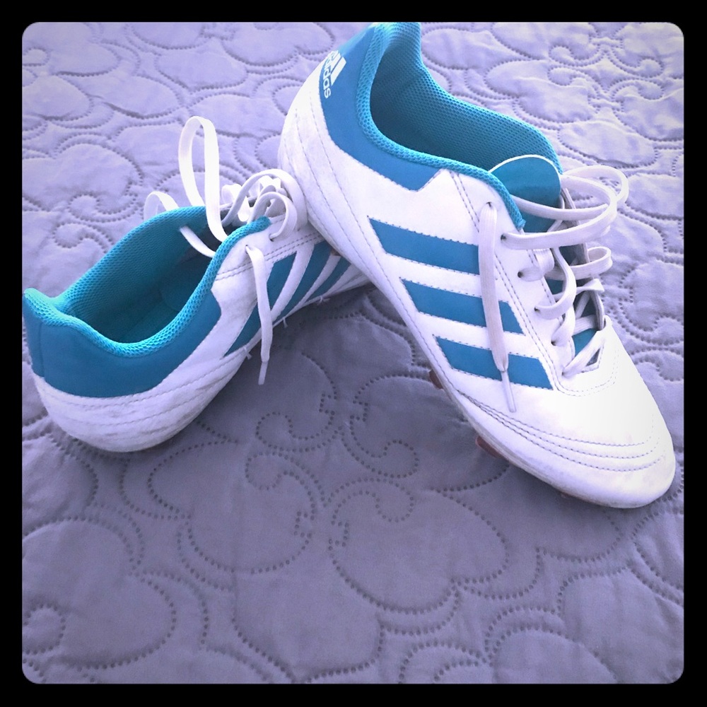 Adidas girls/womens soccer cleats
